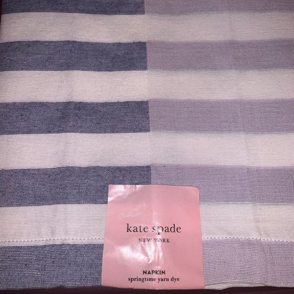 ♠️Kate Spade Springtime Cloth Napkin♠️ - Picture 2 of 2